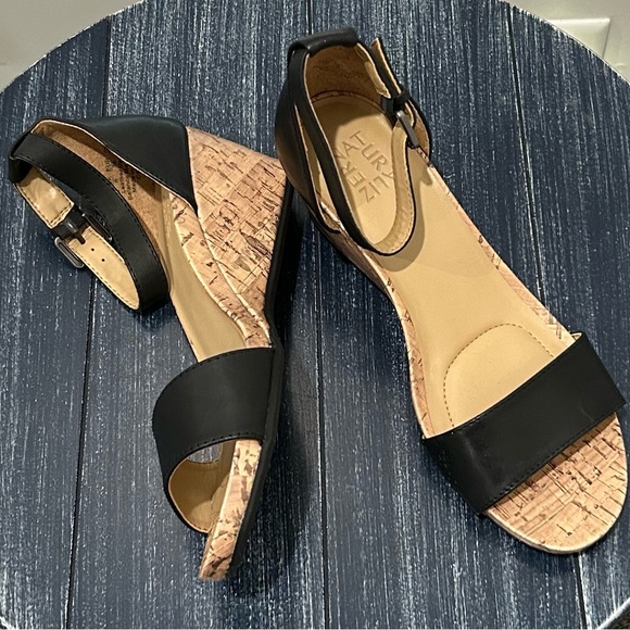 Naturalizer Cami Wedges - Picture 2 of 8